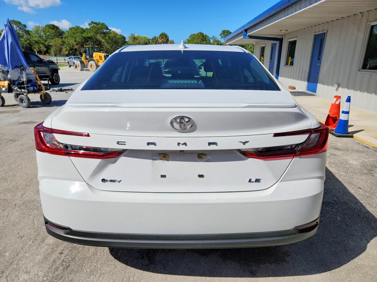 2025 TOYOTA CAMRY LE photo 11