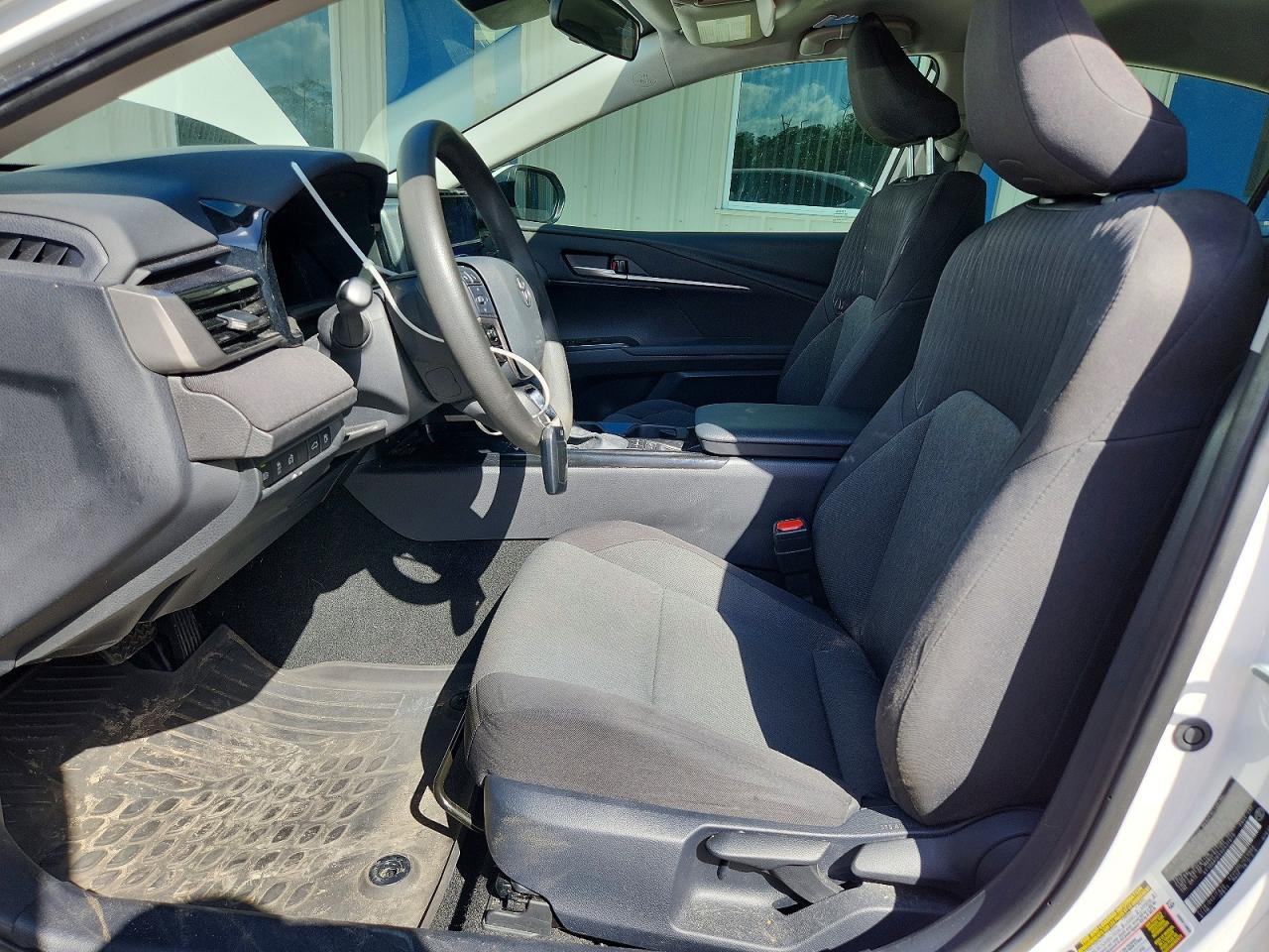 2025 TOYOTA CAMRY LE photo 13