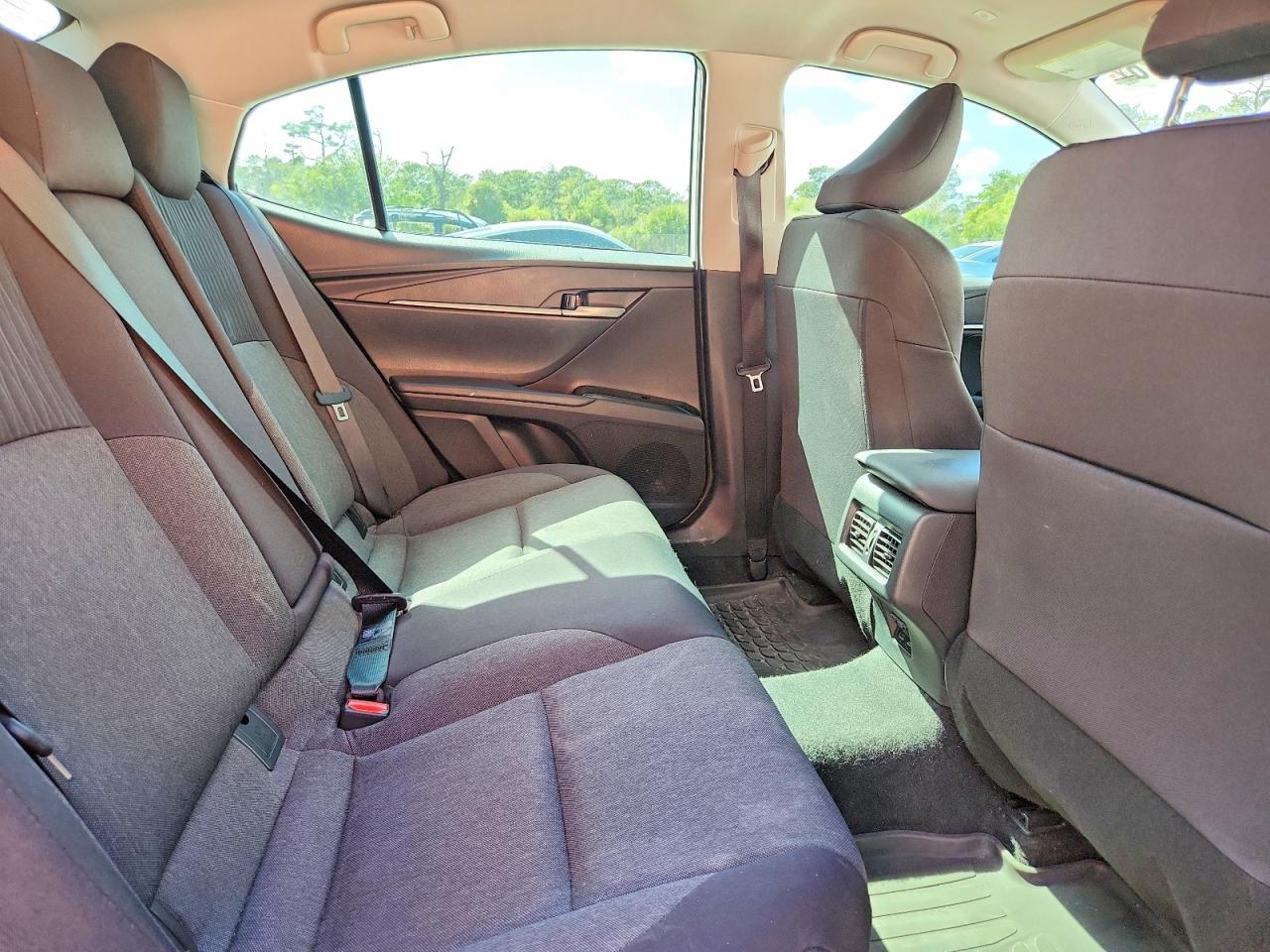 2025 TOYOTA CAMRY LE photo 19