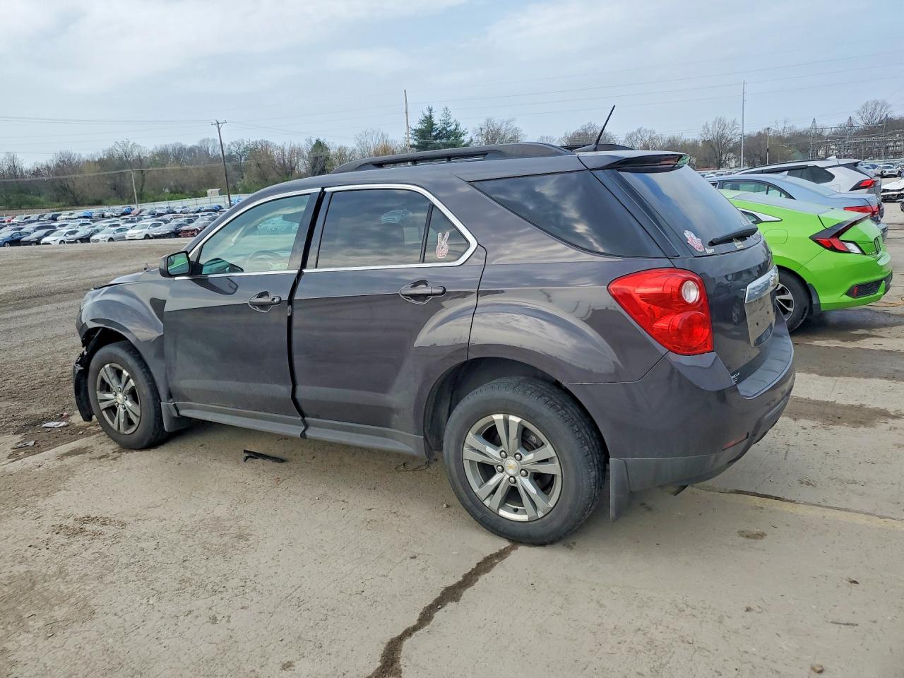 2013 CHEVROLET EQUINOX LT photo 2