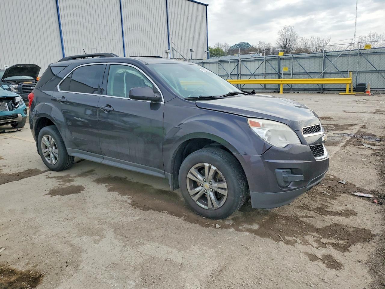 2013 CHEVROLET EQUINOX LT photo 4