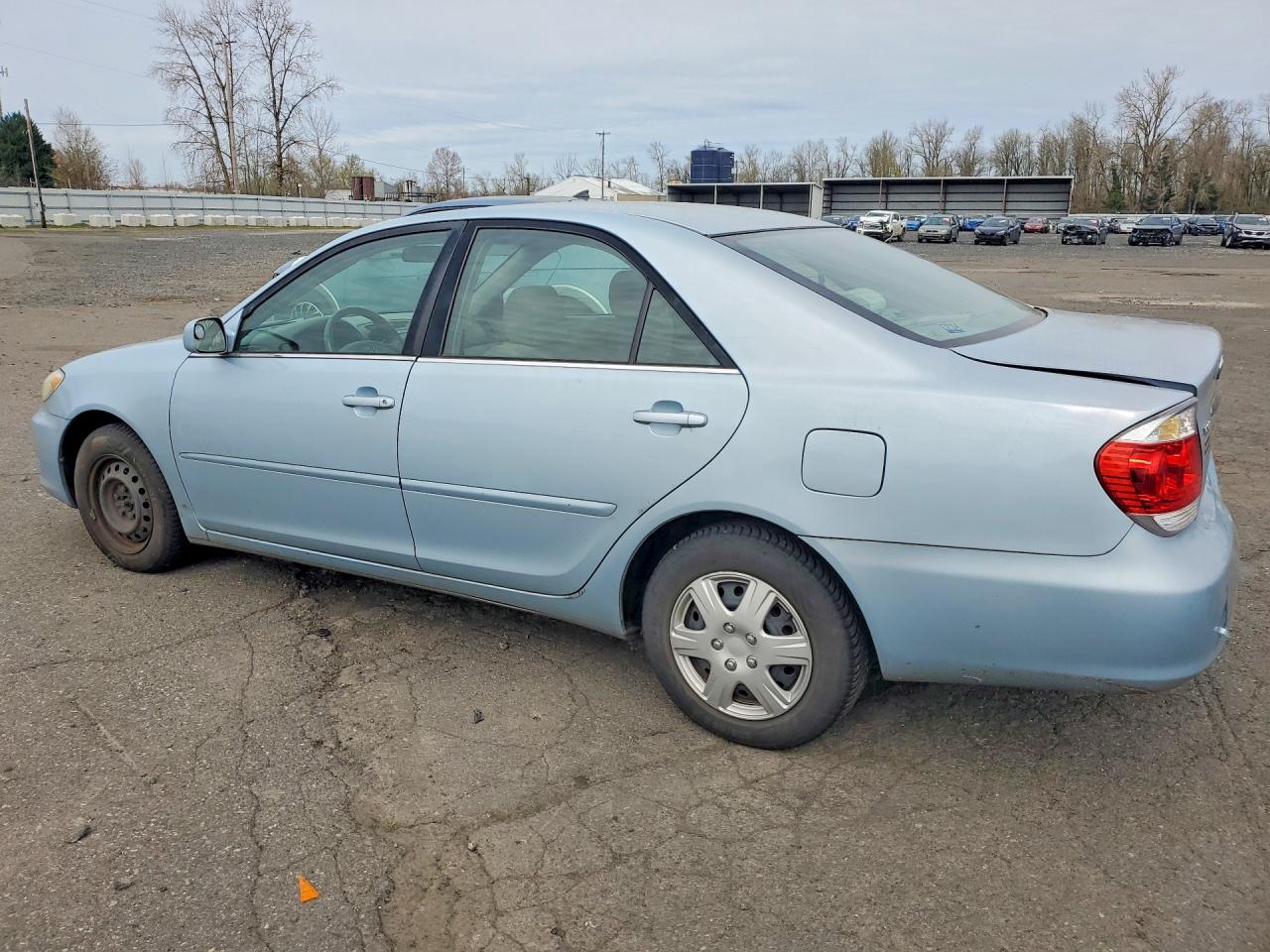 2005 TOYOTA CAMRY LE photo 2