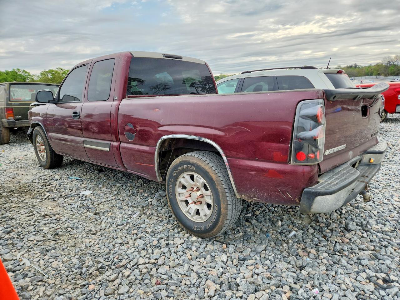 2003 CHEVROLET SILVERADO C1500 photo 3
