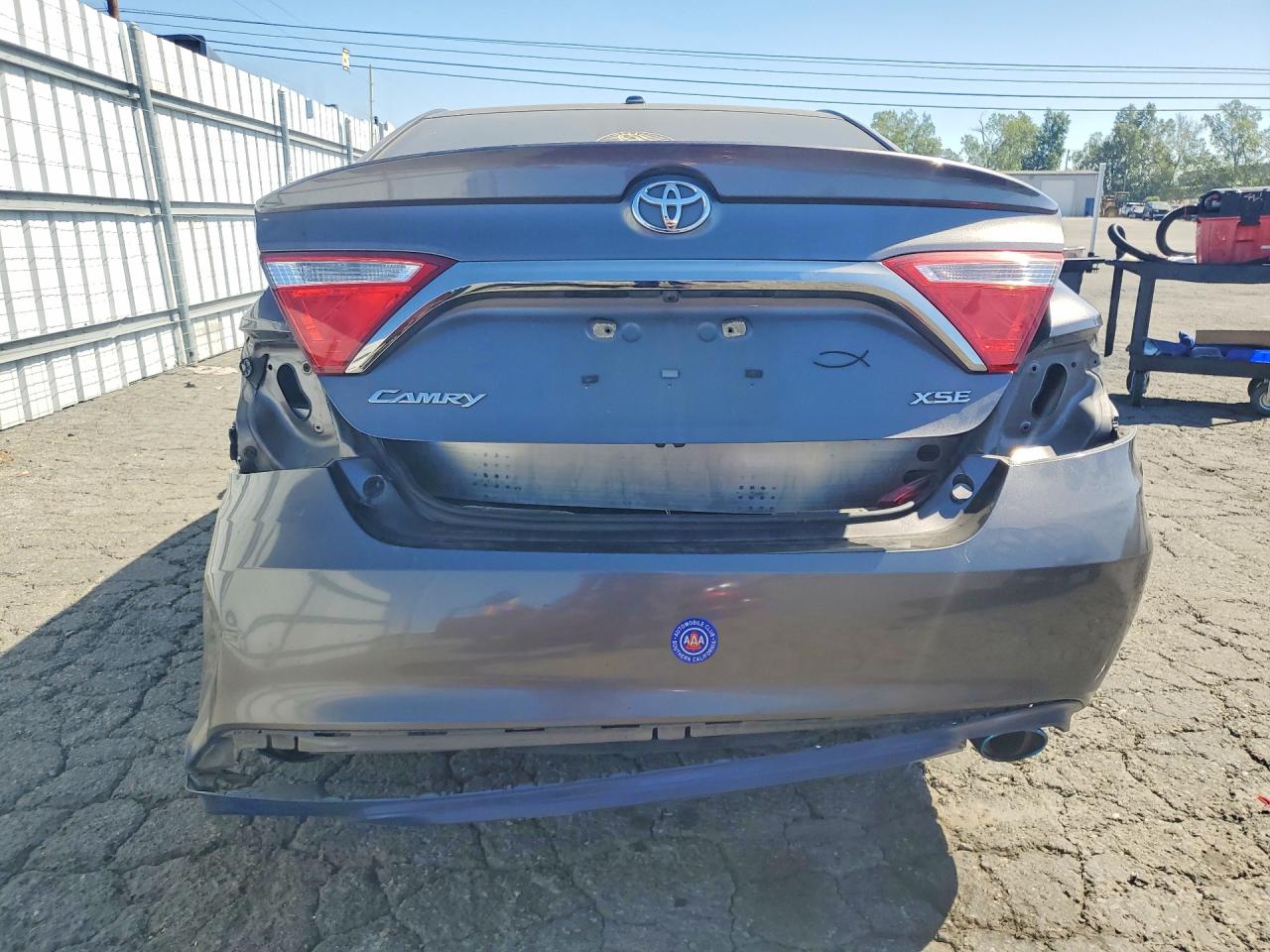 2016 TOYOTA CAMRY XSE photo 6