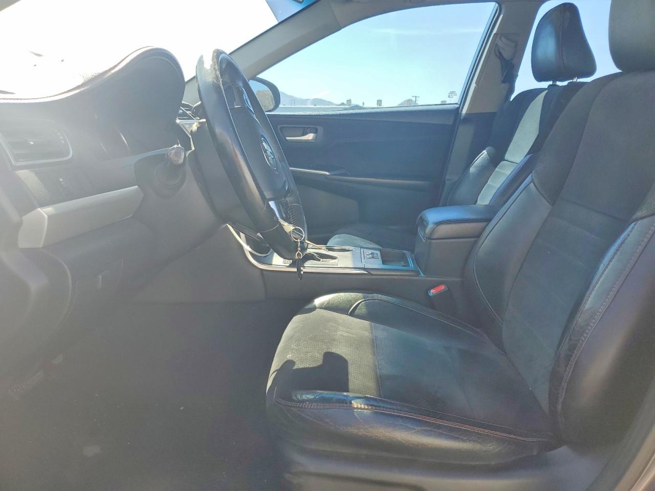 2016 TOYOTA CAMRY XSE photo 7