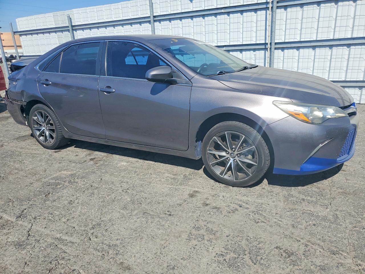 2016 TOYOTA CAMRY XSE photo 4