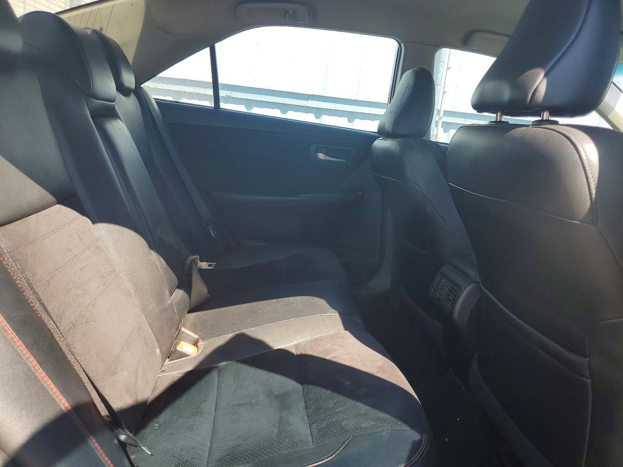 2016 TOYOTA CAMRY XSE photo 10