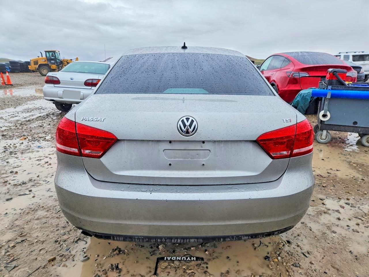 2014 VOLKSWAGEN PASSAT S photo 6