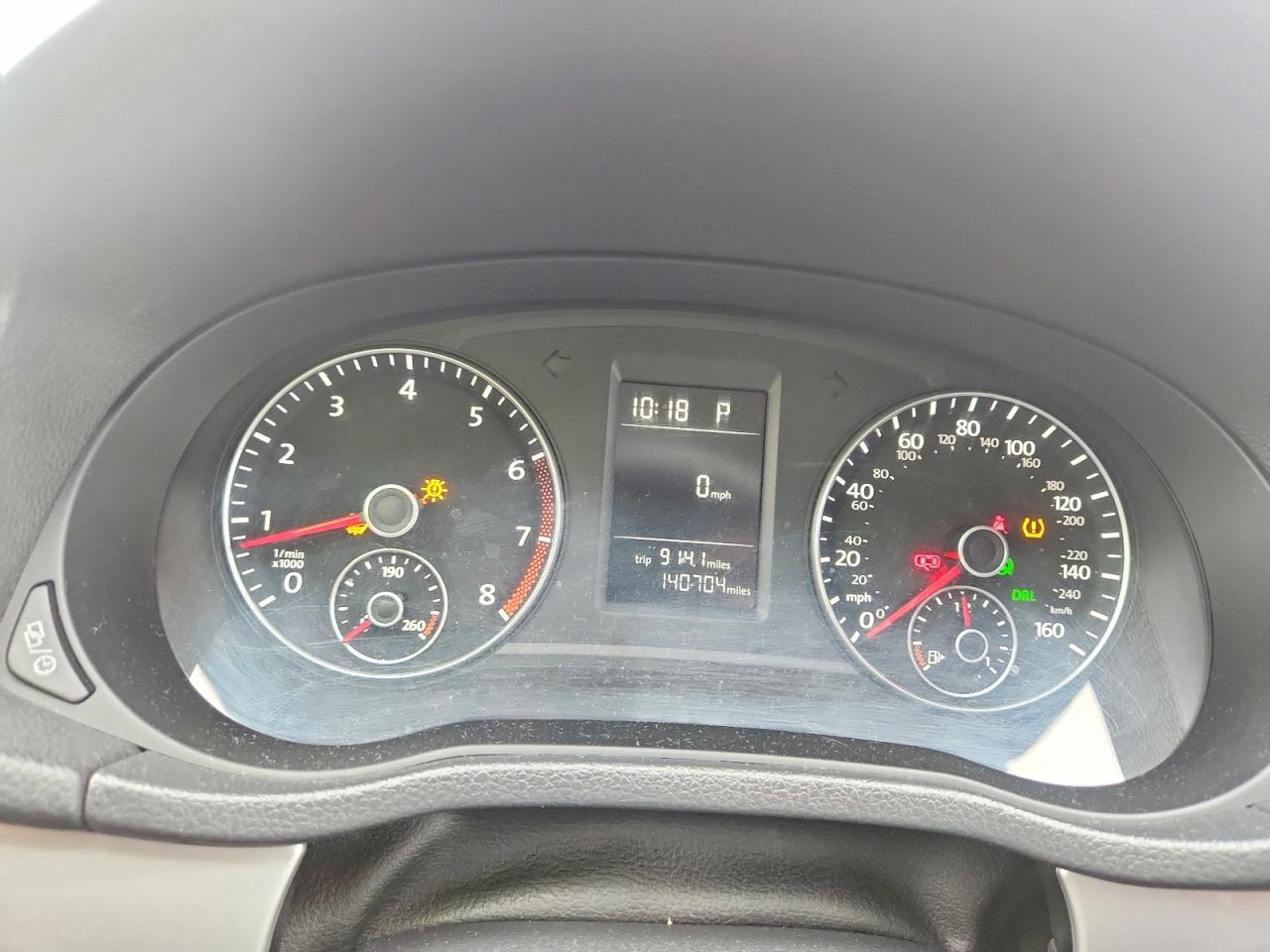 2014 VOLKSWAGEN PASSAT S photo 9