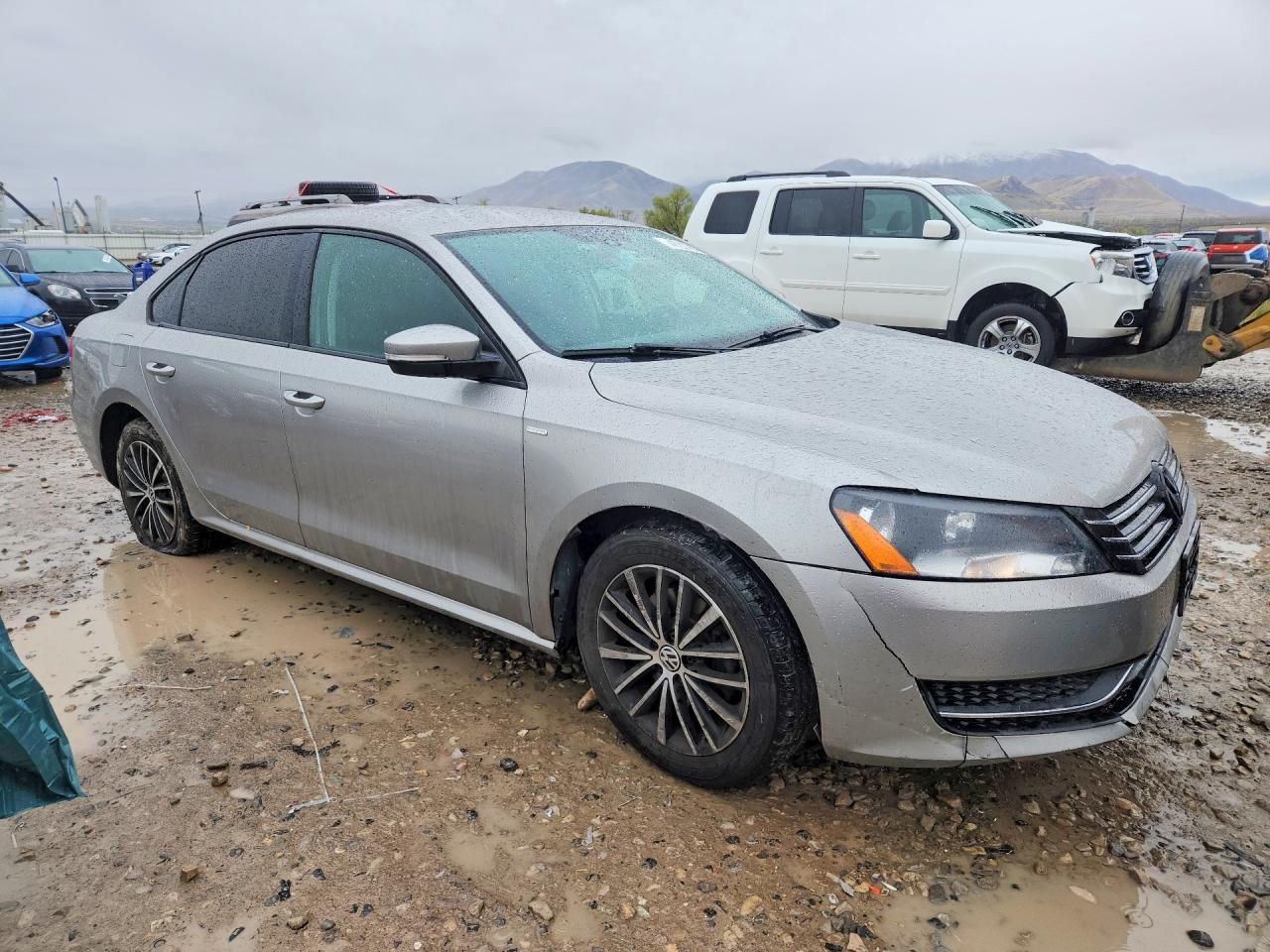 2014 VOLKSWAGEN PASSAT S photo 4