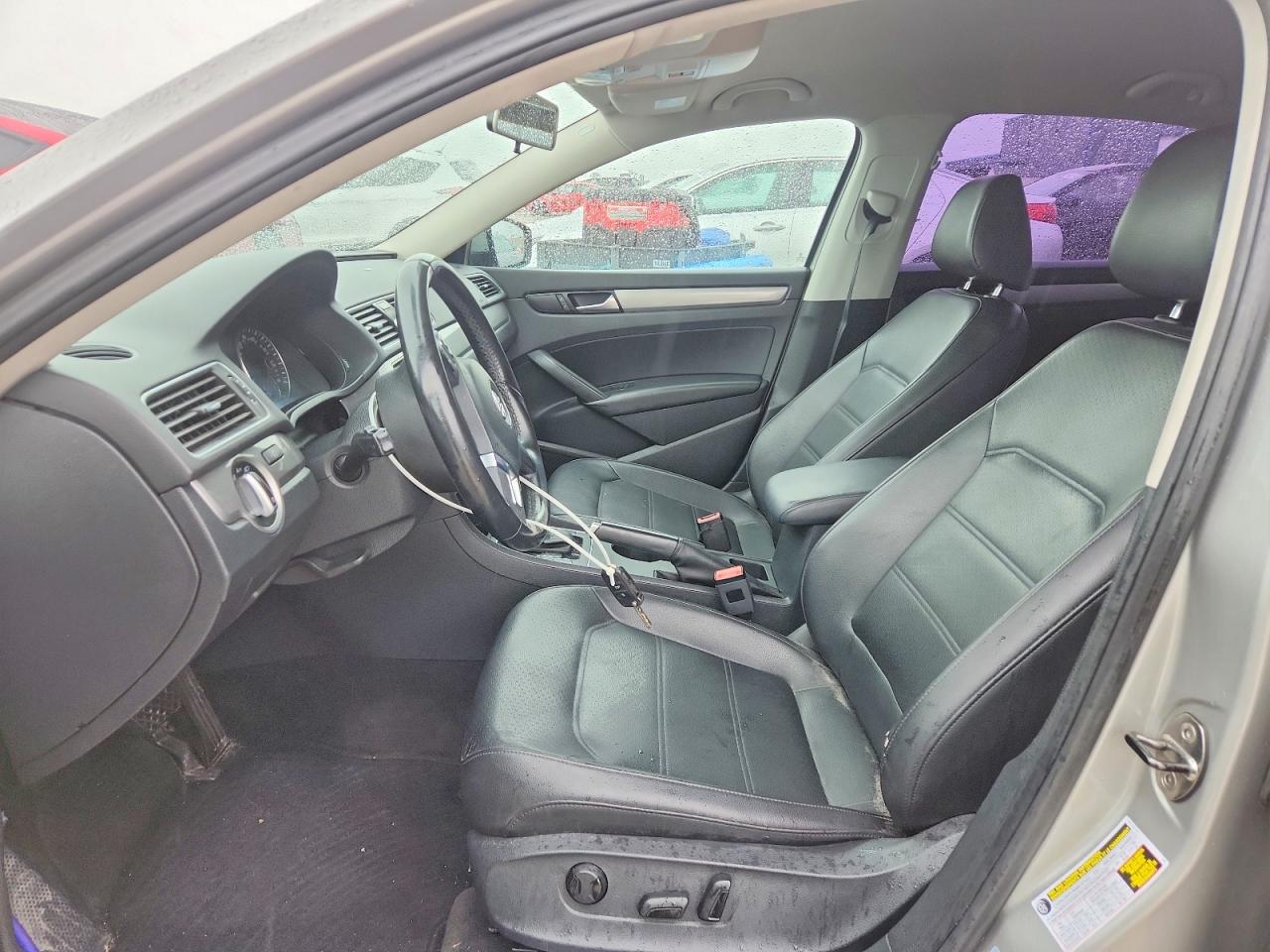 2014 VOLKSWAGEN PASSAT S photo 7