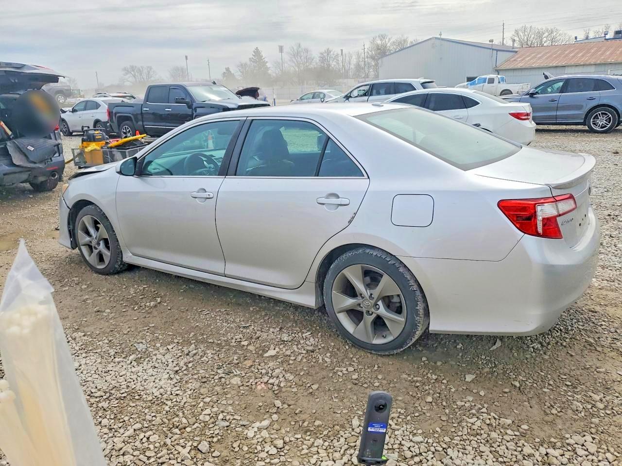 2013 TOYOTA CAMRY SE V6 photo 4
