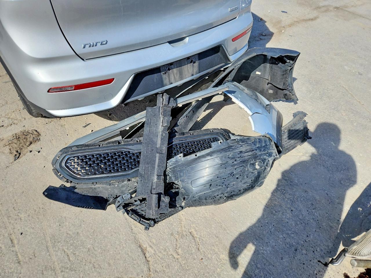 2018 KIA NIRO LX photo 13