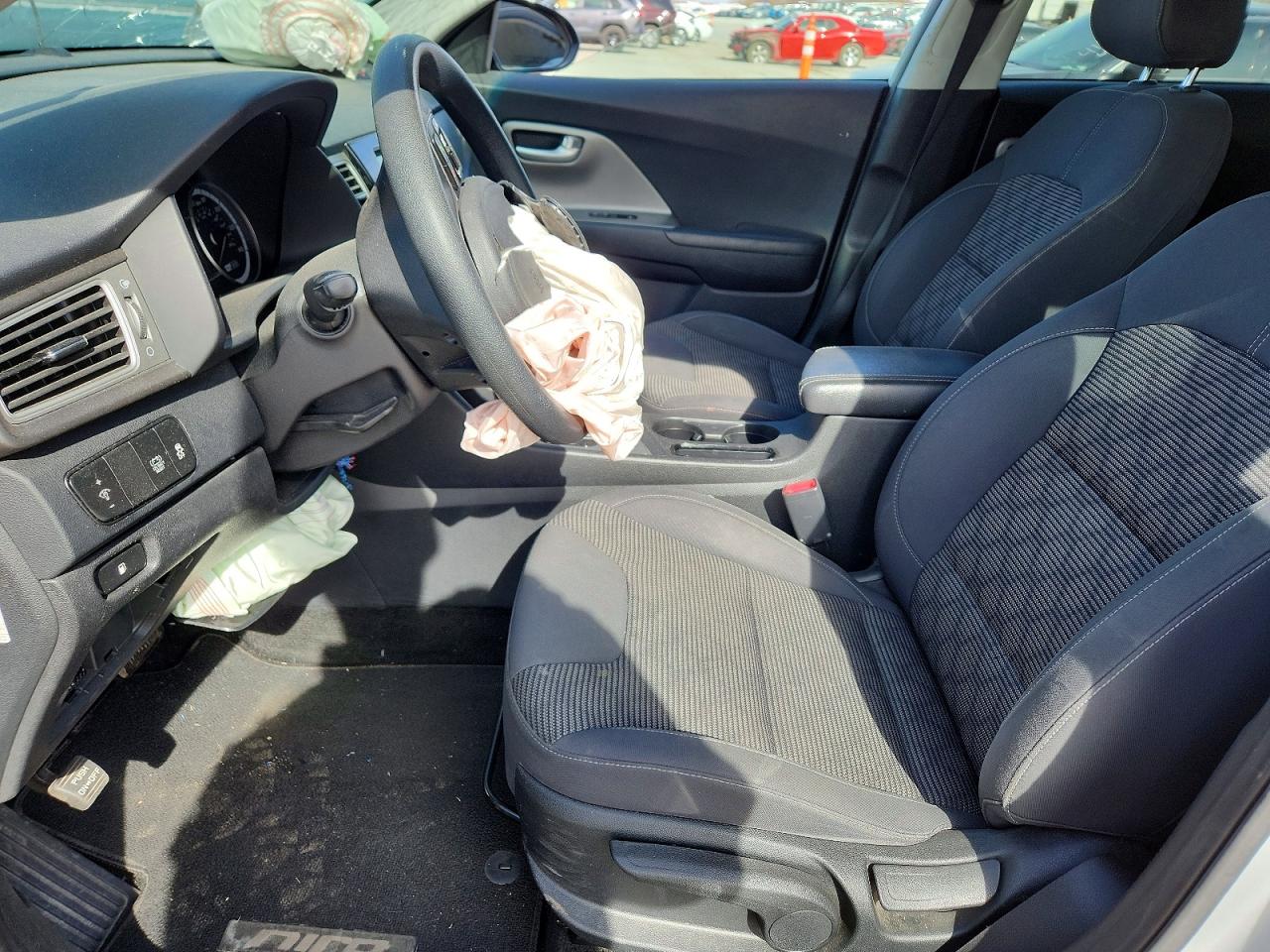2018 KIA NIRO LX photo 7