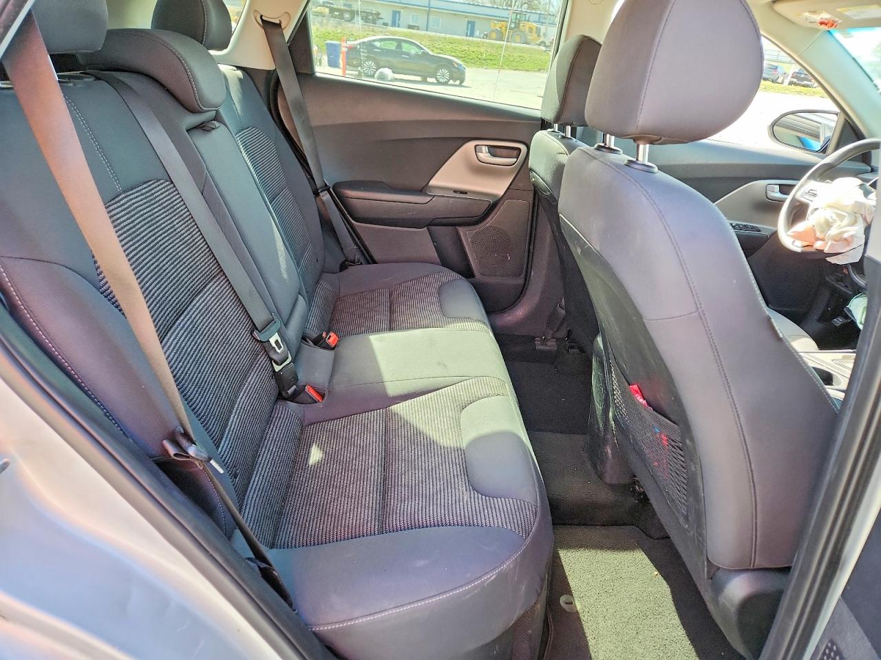 2018 KIA NIRO LX photo 11