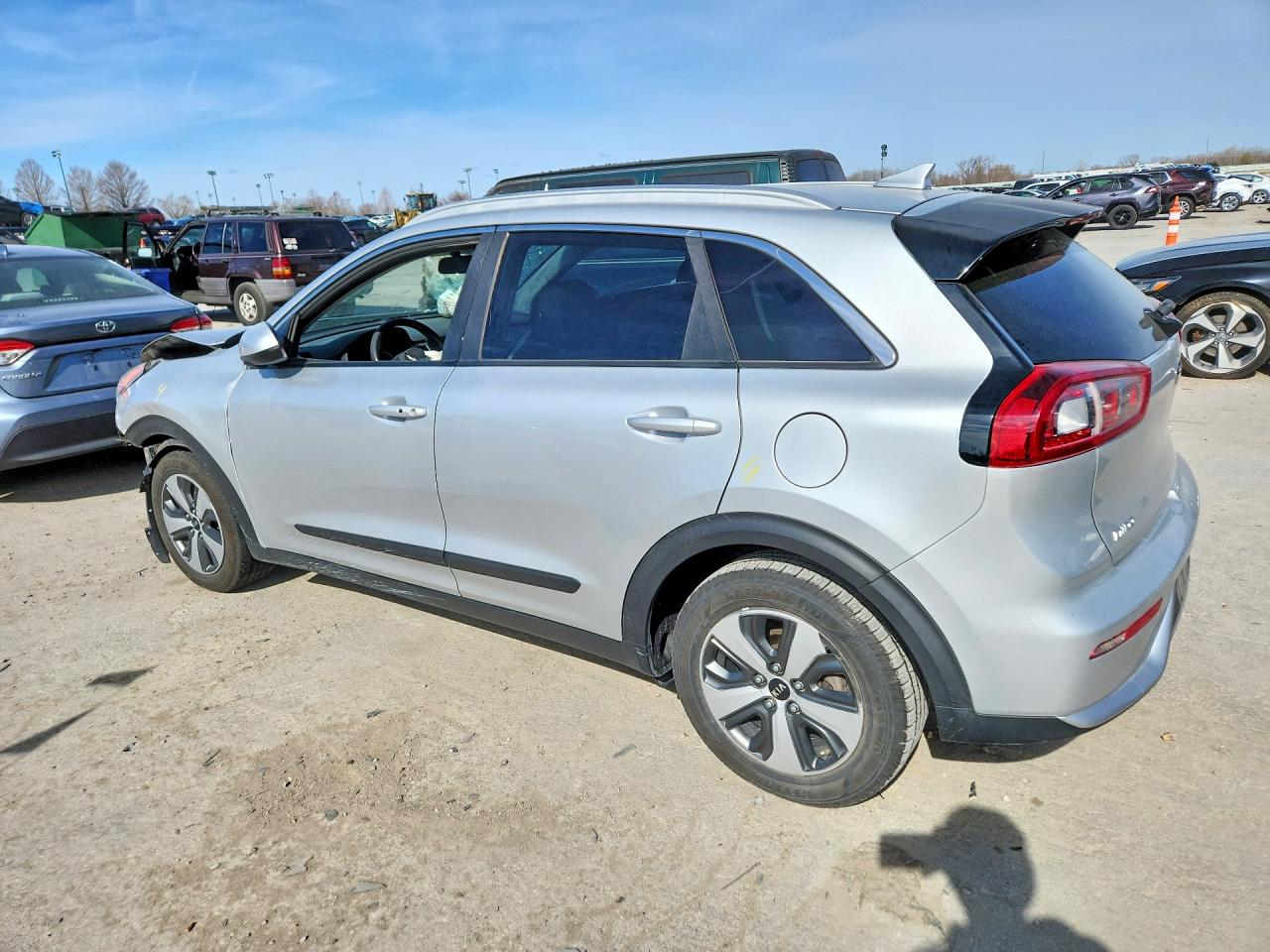 2018 KIA NIRO LX photo 2