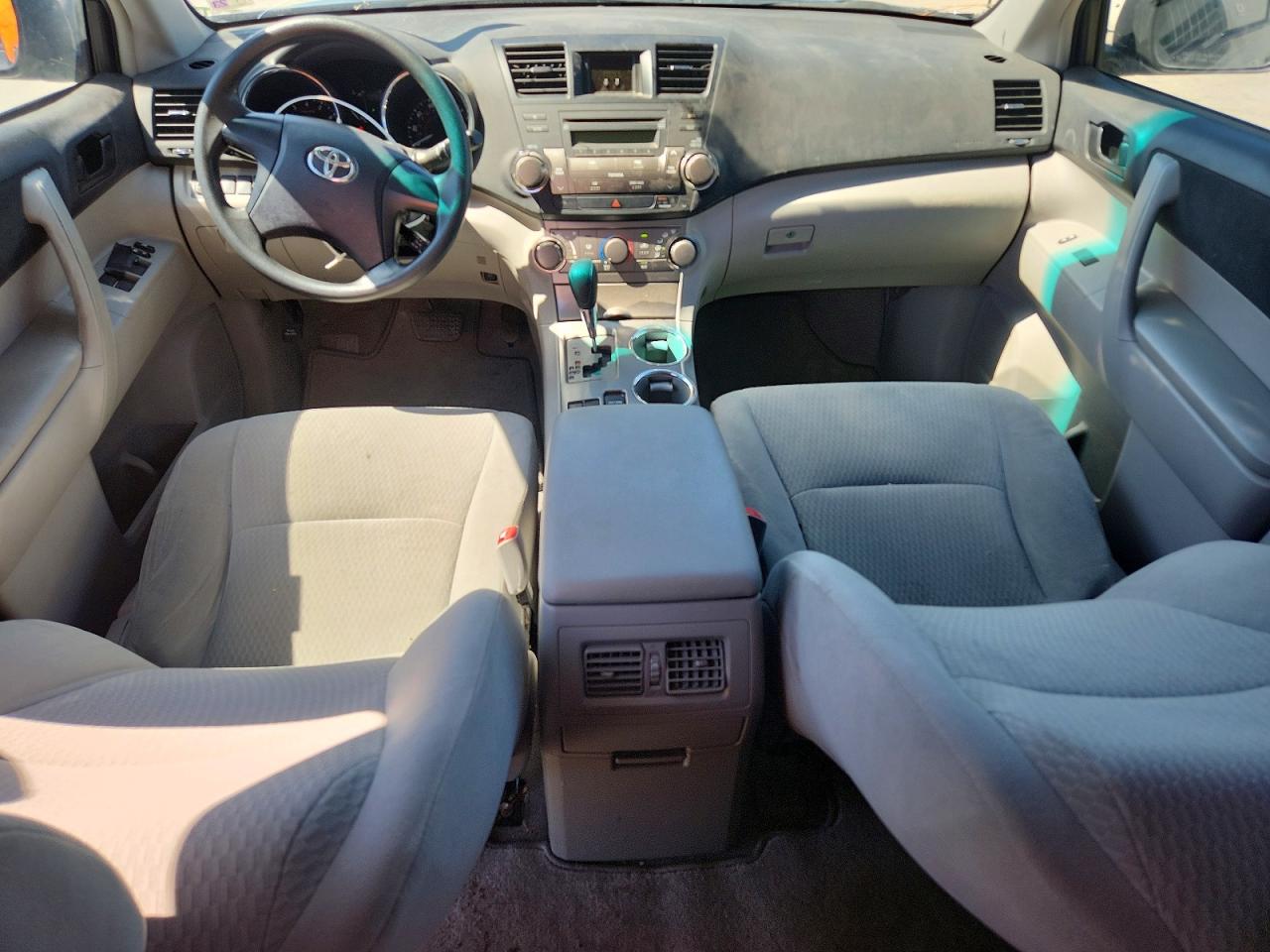 2010 TOYOTA HIGHLANDER BASE photo 15