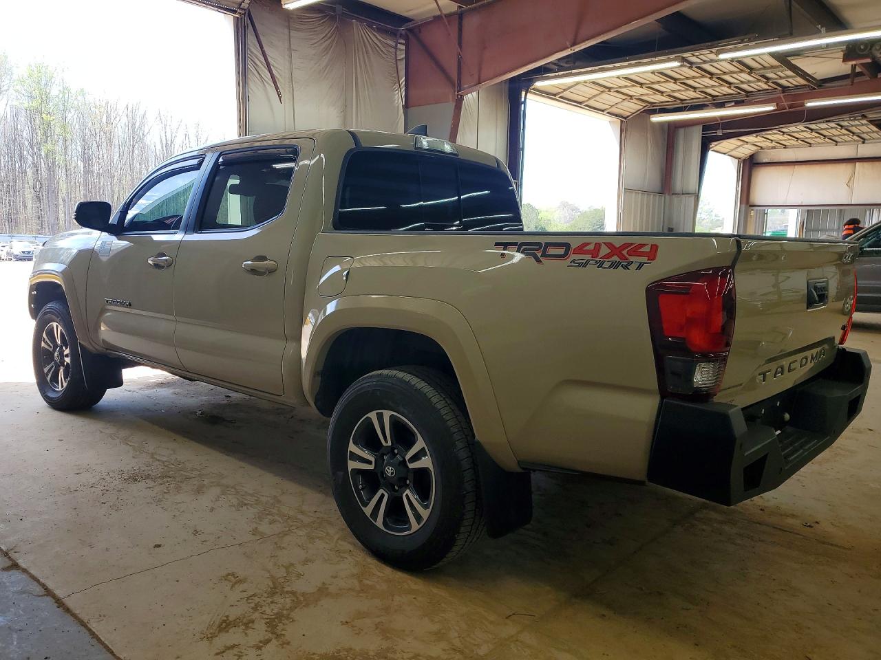 2019 TOYOTA TACOMA TRD SPORT photo 4