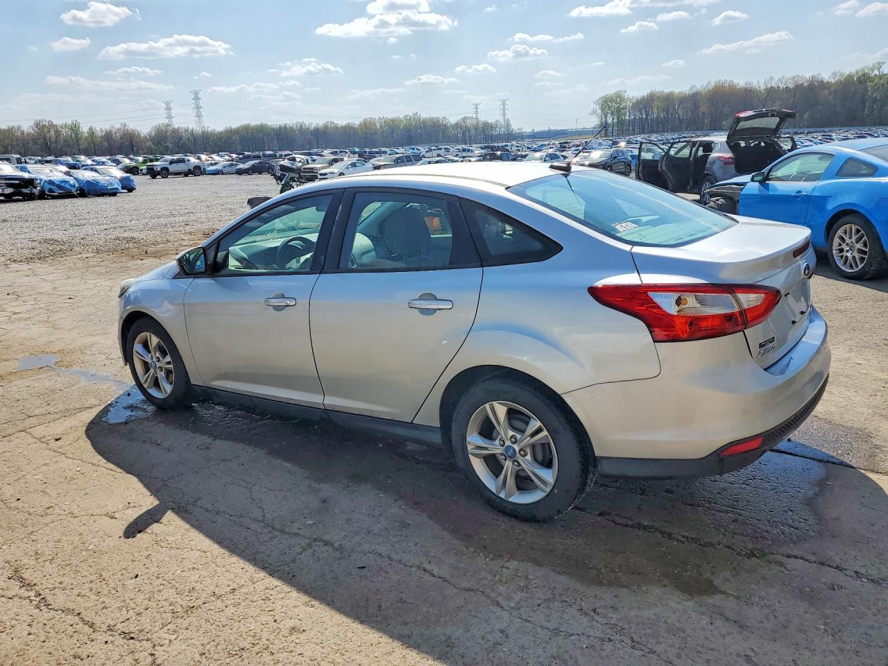 2013 FORD FOCUS SE photo 2