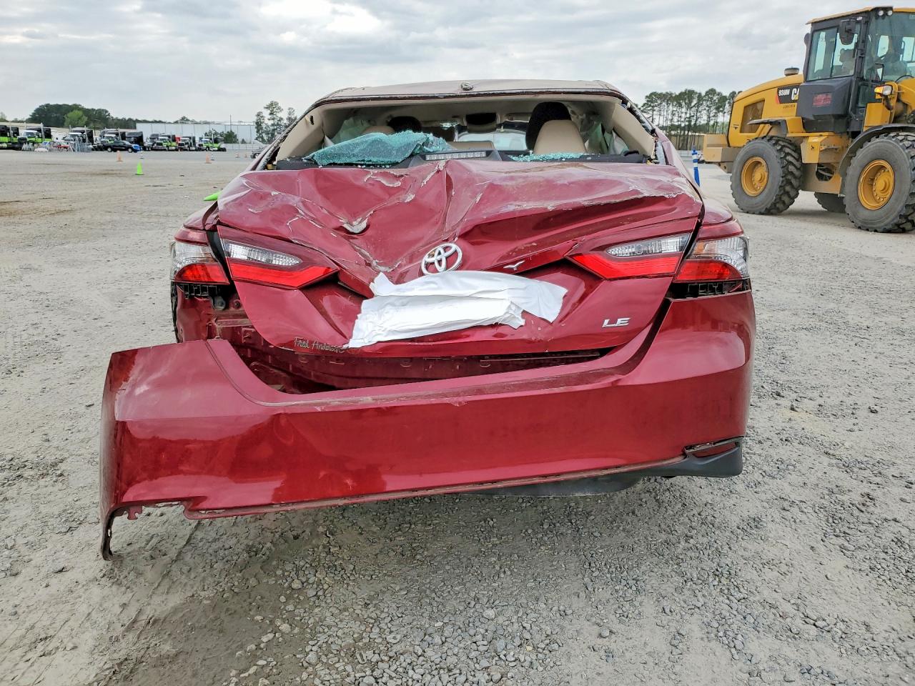 2021 TOYOTA CAMRY LE photo 11
