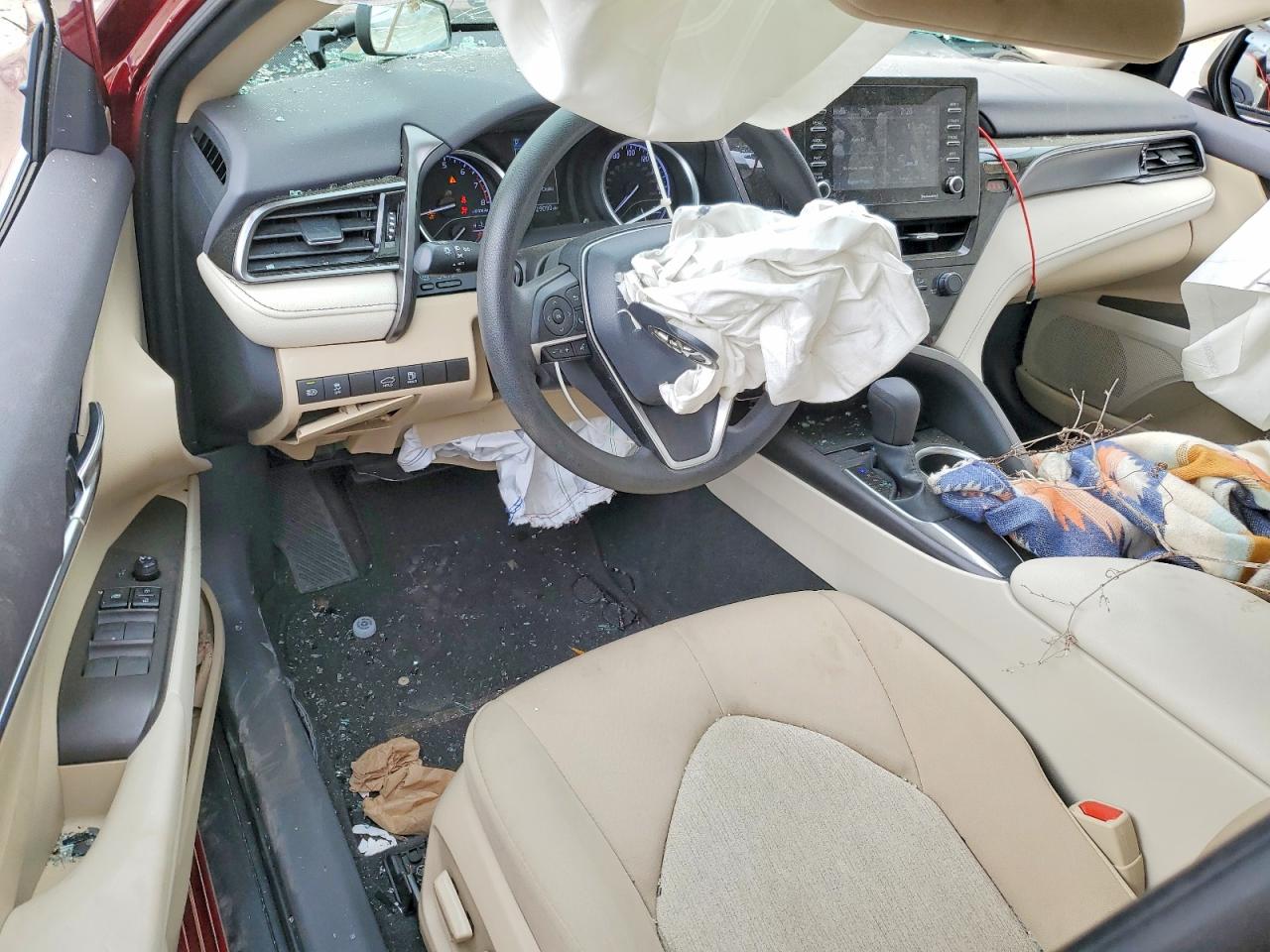 2021 TOYOTA CAMRY LE photo 15