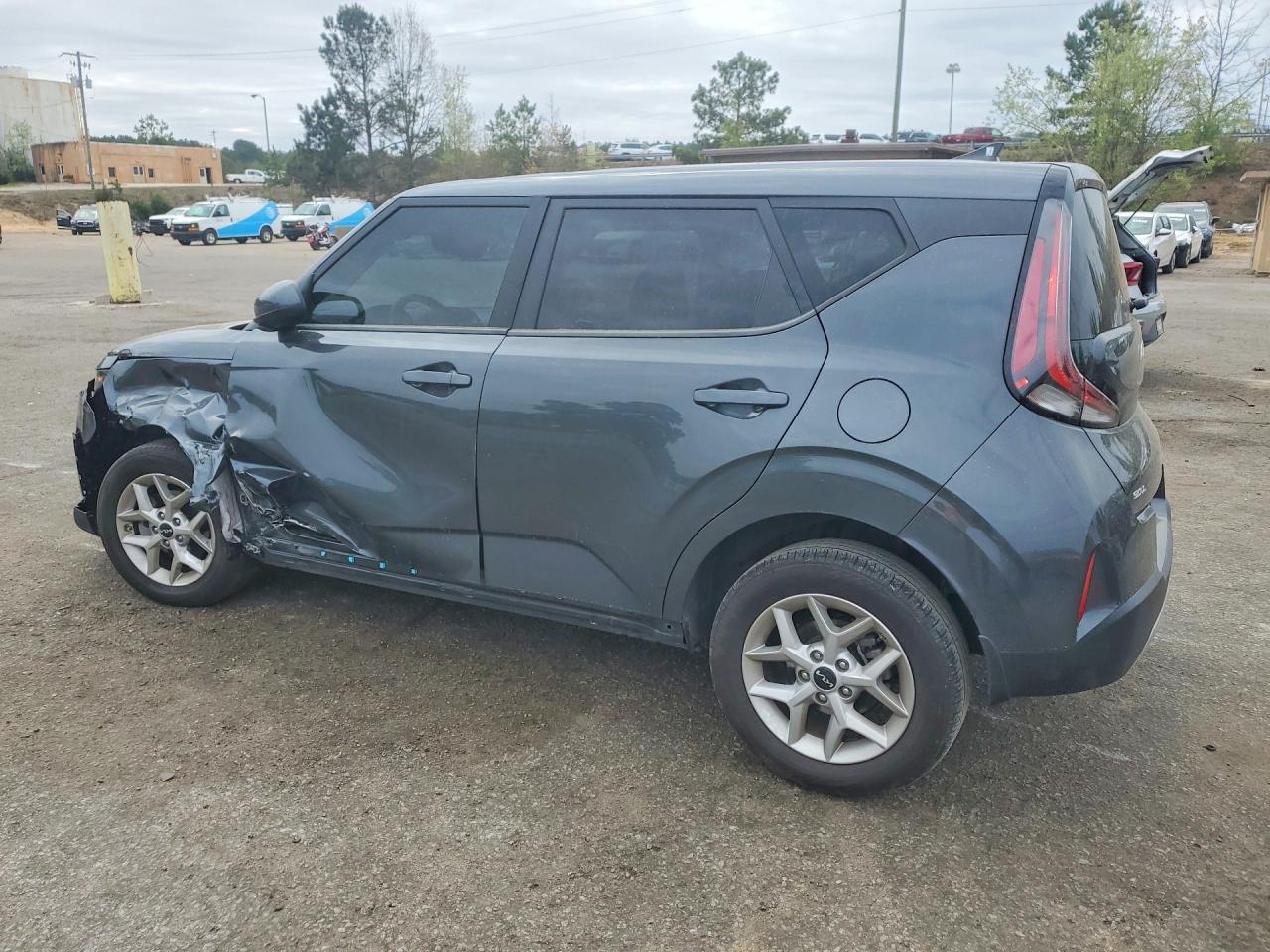 2024 KIA SOUL LX photo 3