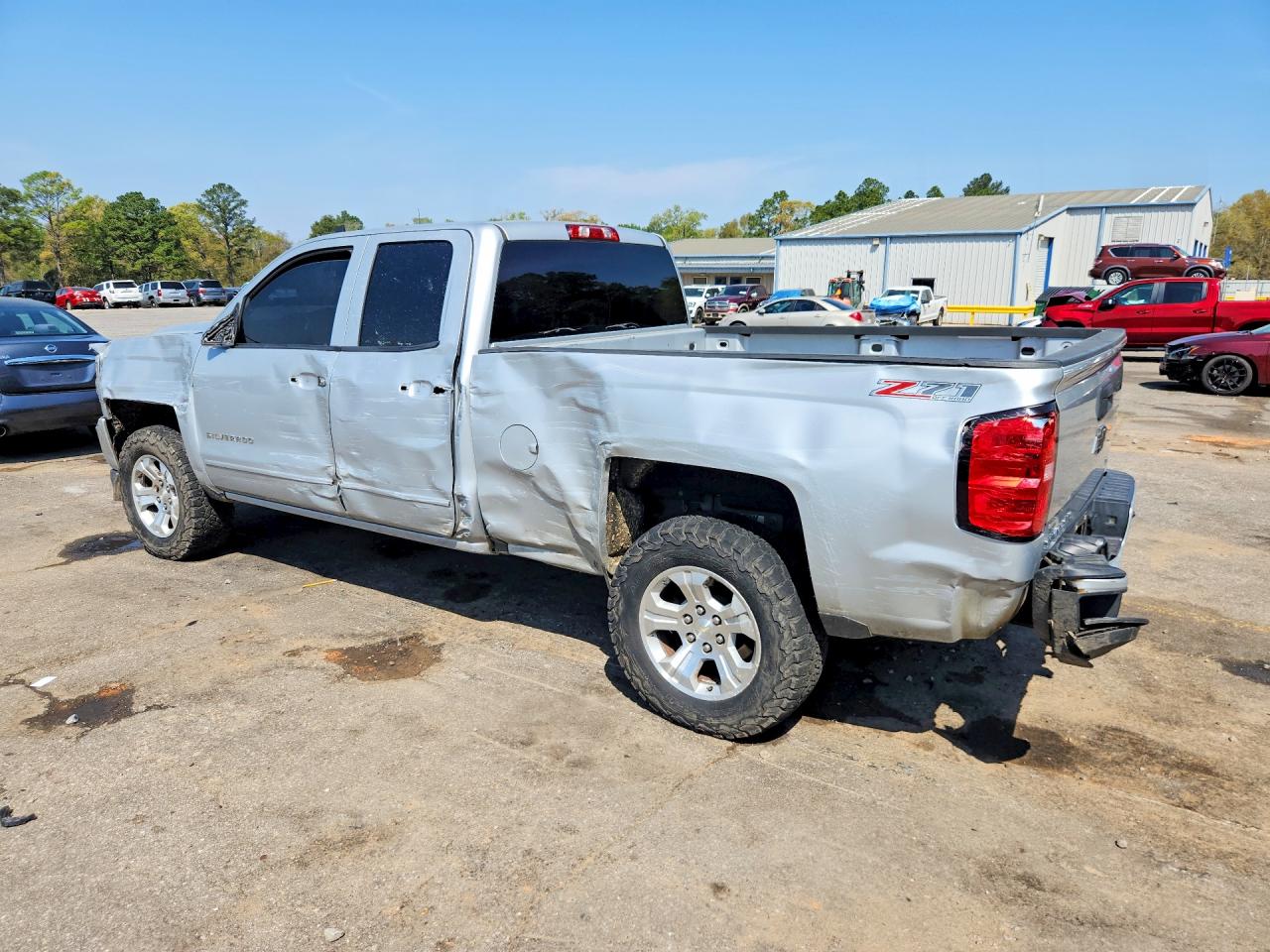 2017 CHEVROLET SILVERADO K1500 LT photo 2