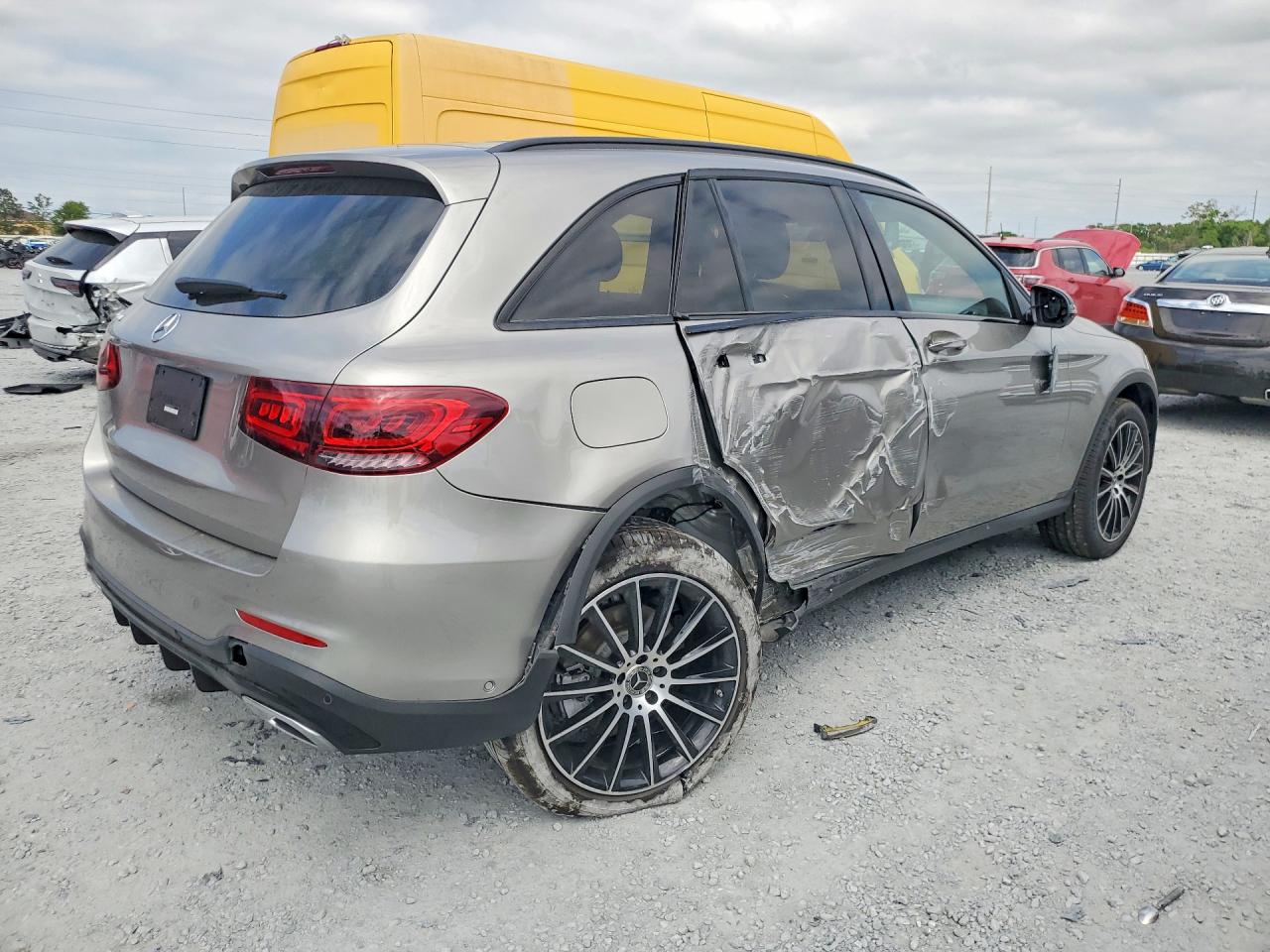 2021 MERCEDES-BENZ GLC 300 photo 3