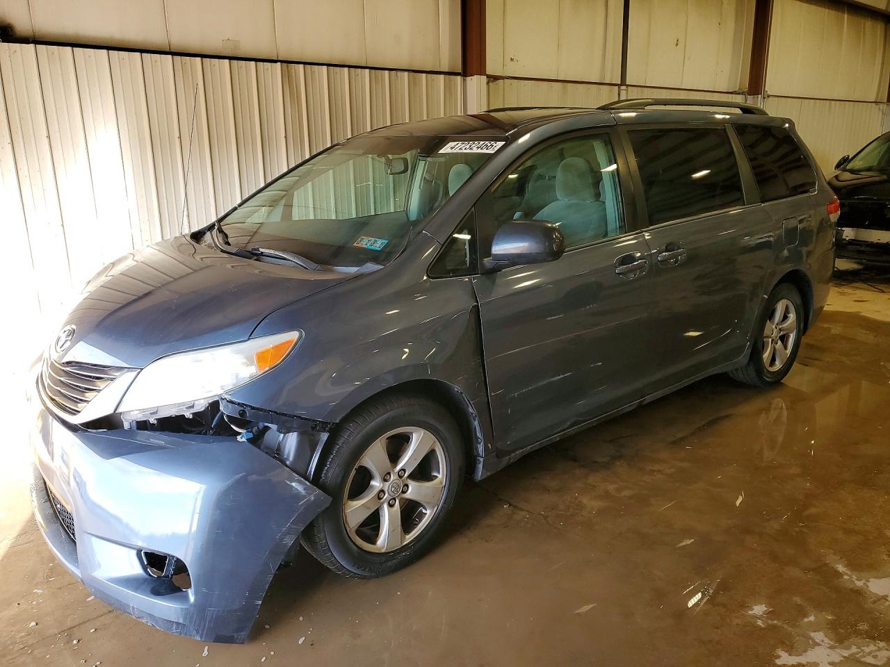 2014 TOYOTA SIENNA