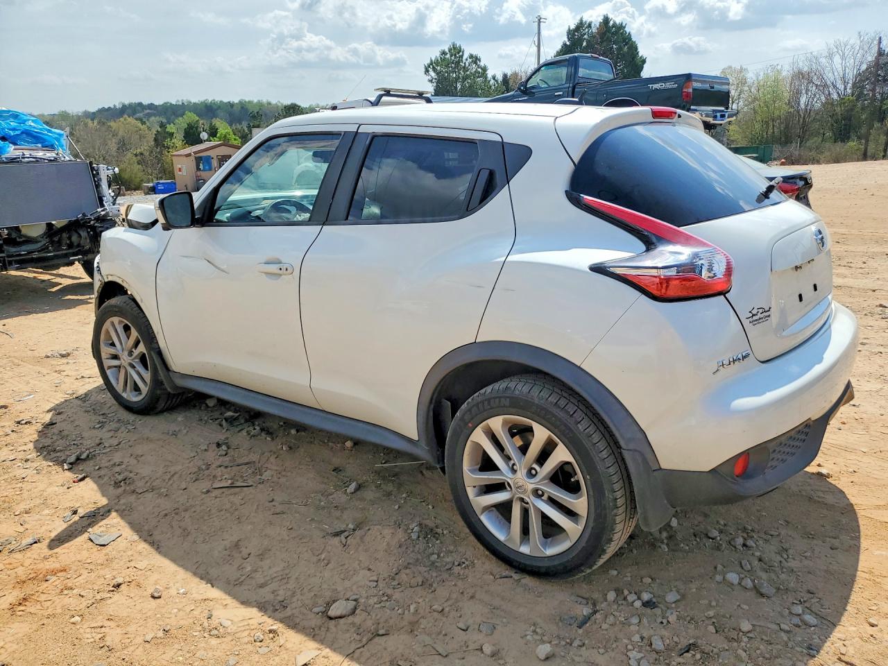 2015 NISSAN JUKE SL photo 4
