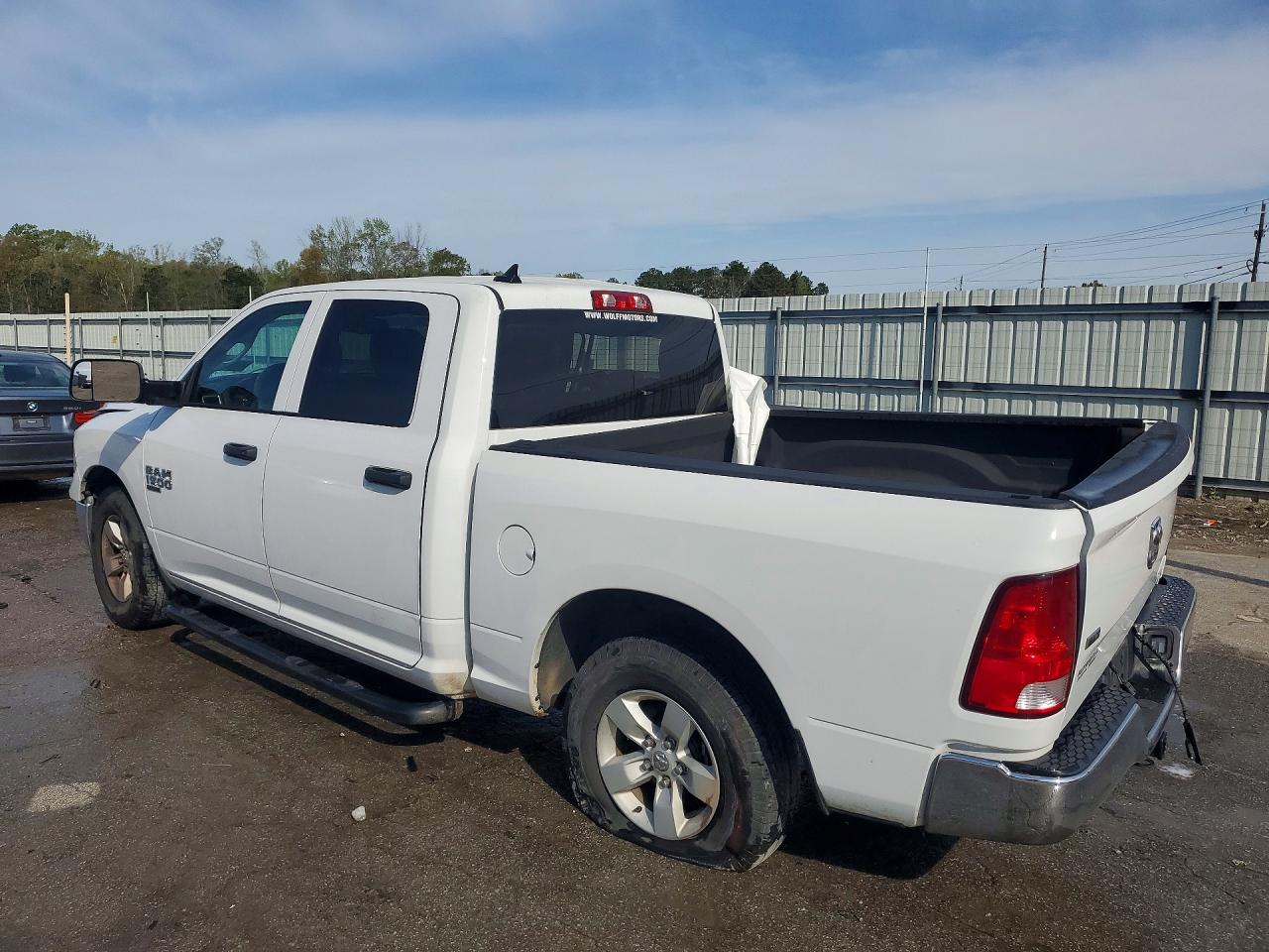 2022 RAM 1500 CLASSIC SLT photo 4