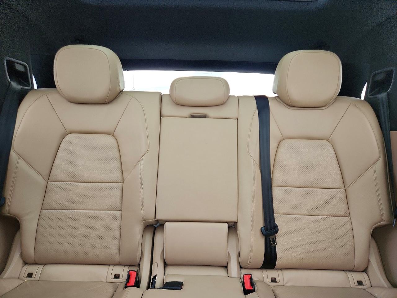 2020 PORSCHE CAYENNE photo 19