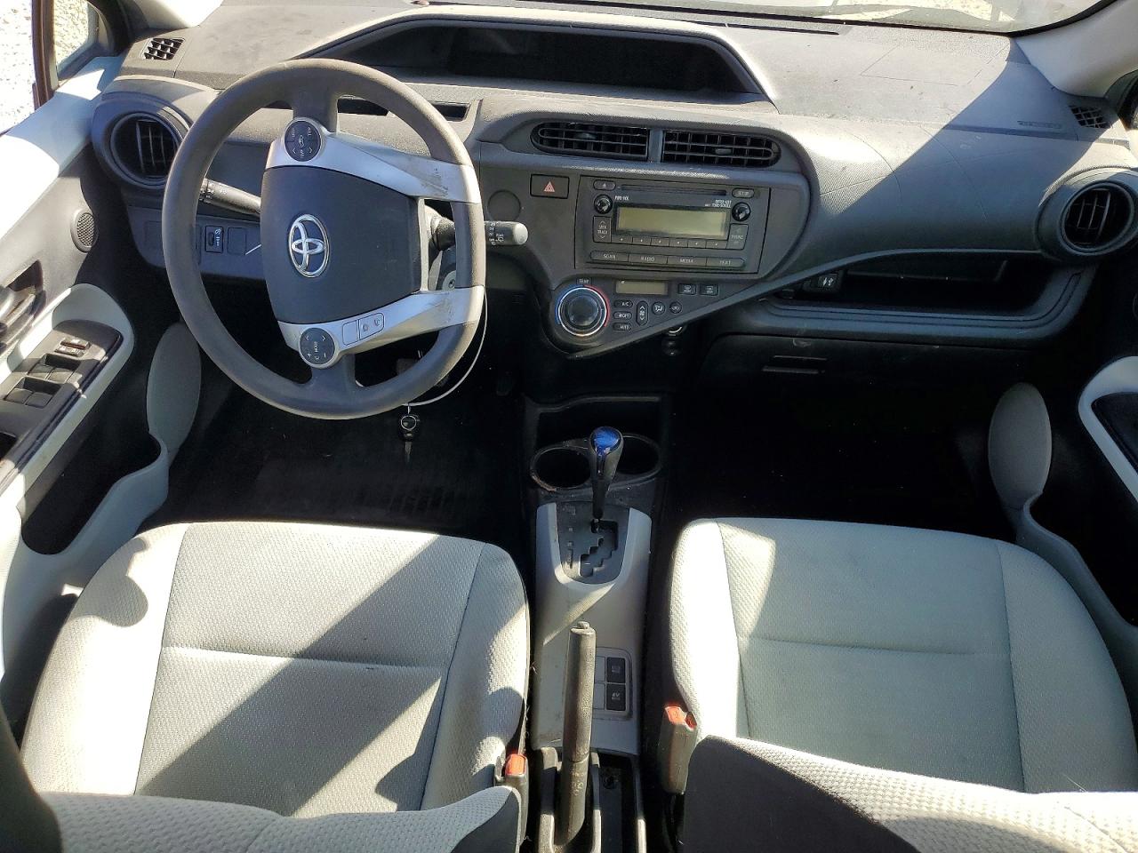 2012 TOYOTA PRIUS C ONE photo 15