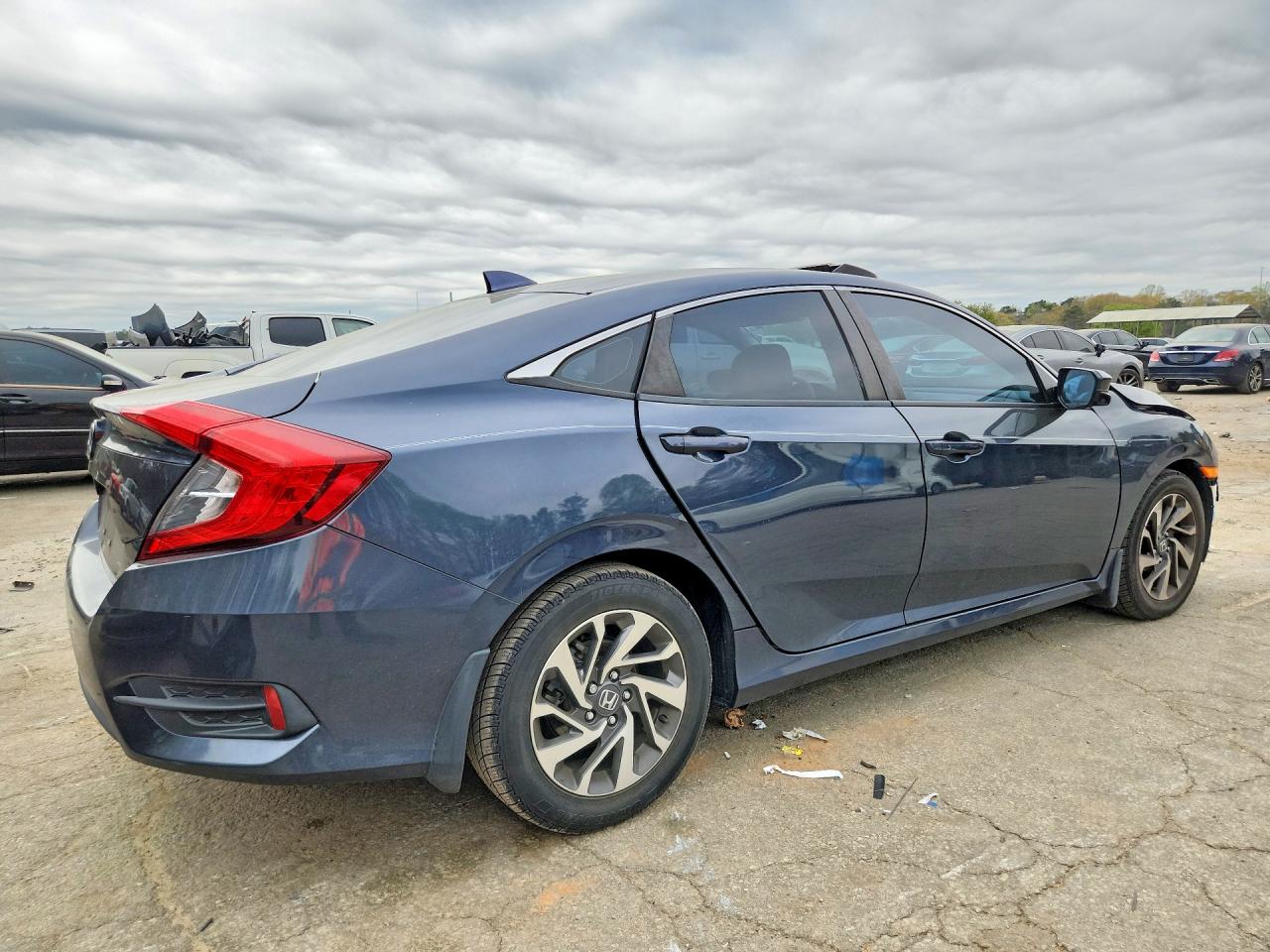 2017 HONDA CIVIC EX photo 5