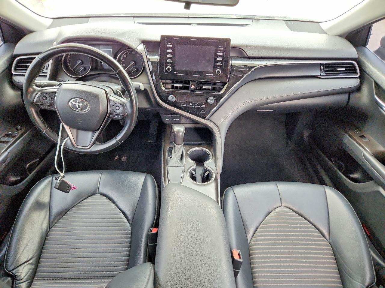 2021 TOYOTA CAMRY SE photo 22