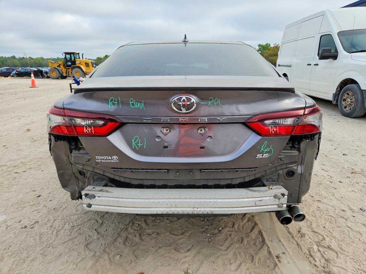 2021 TOYOTA CAMRY SE photo 16
