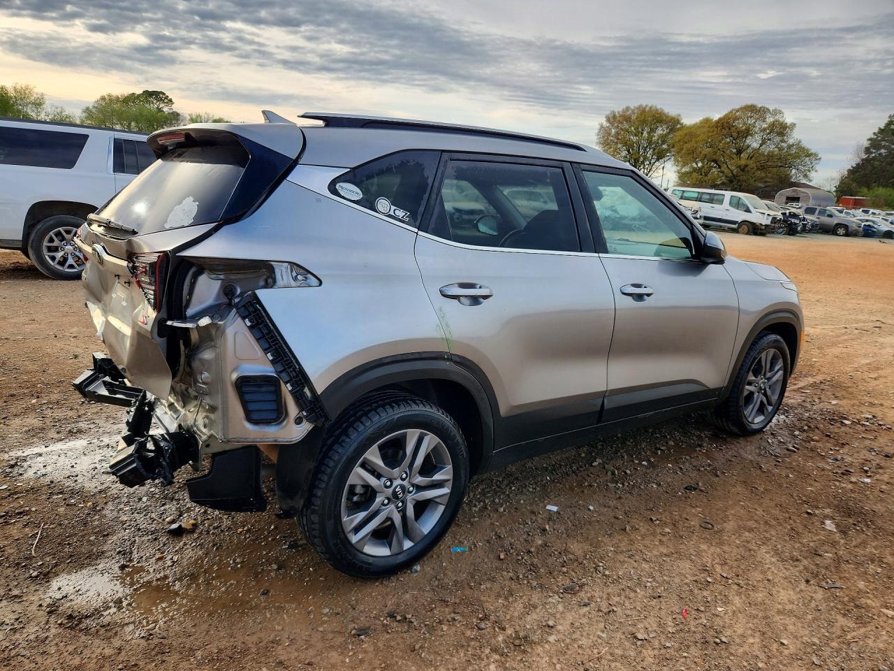 2021 KIA SELTOS S photo 3