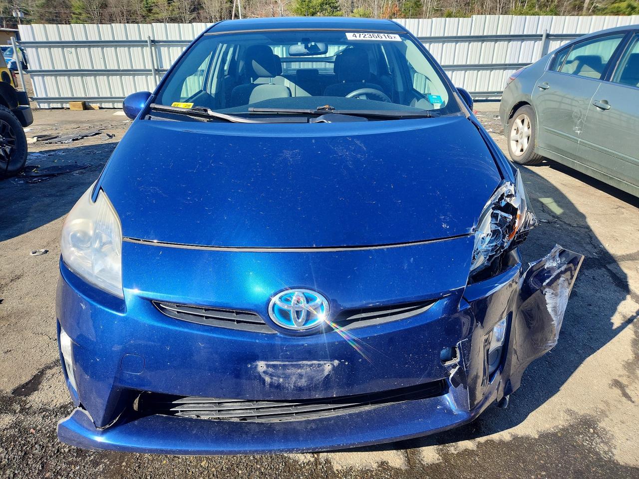 2011 TOYOTA PRIUS THREE photo 9