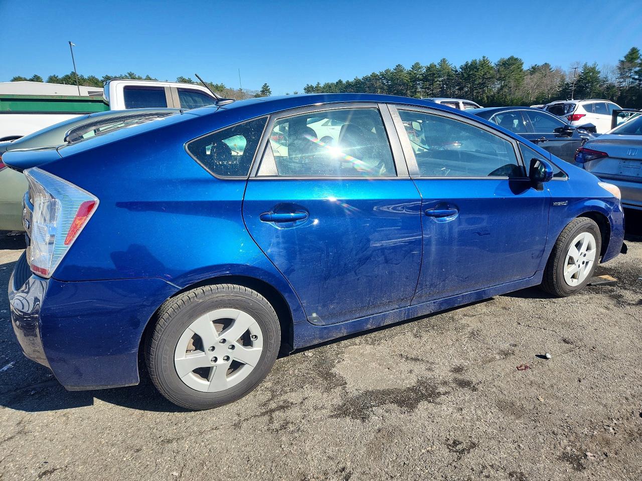 2011 TOYOTA PRIUS THREE photo 5