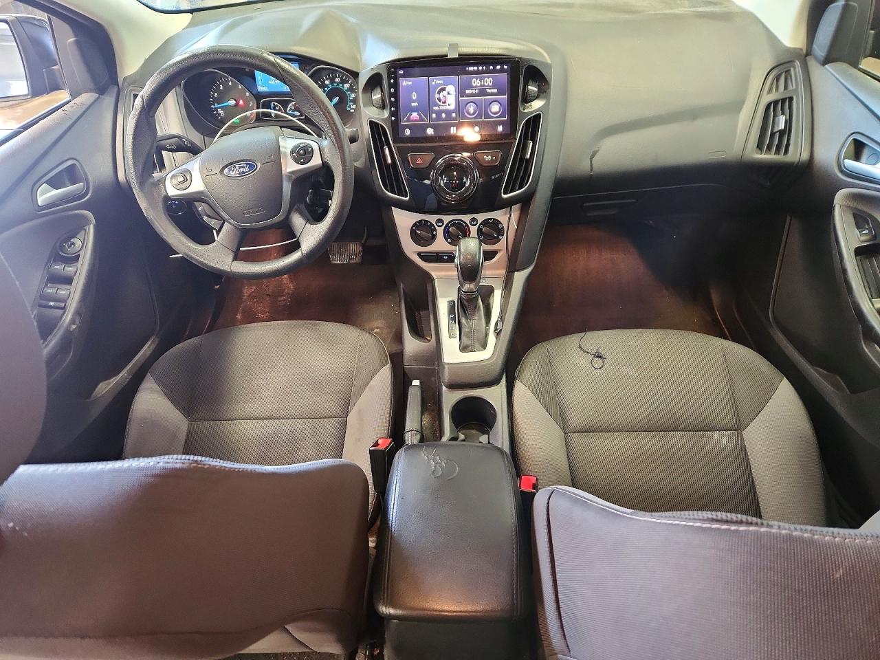 2014 FORD FOCUS SE photo 15