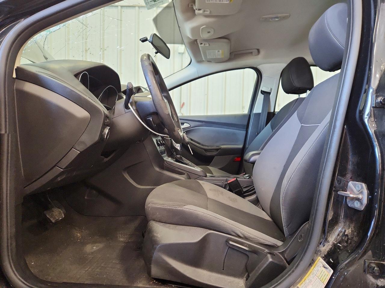 2014 FORD FOCUS SE photo 13