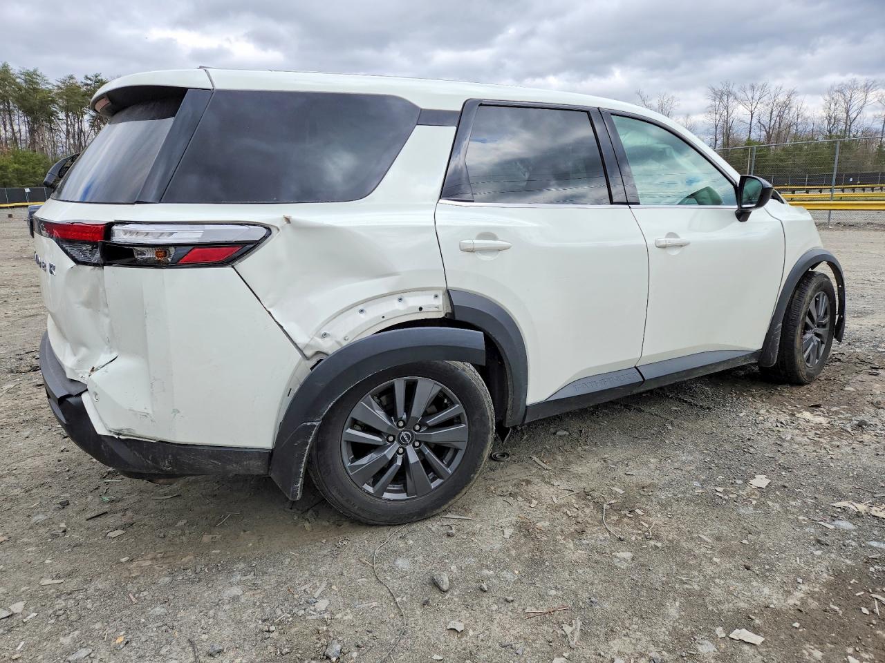 2023 NISSAN PATHFINDER S photo 3
