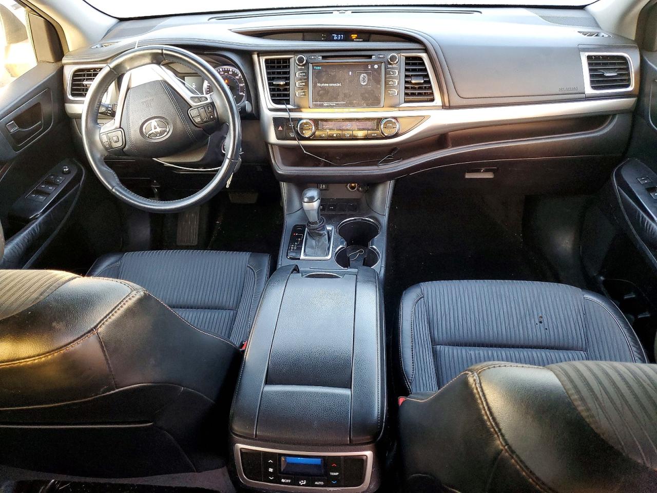 2016 TOYOTA HIGHLANDER LE PLUS photo 15