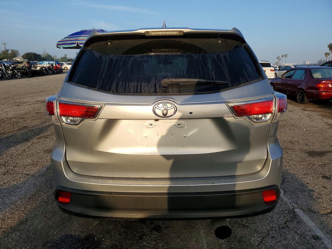 2016 TOYOTA HIGHLANDER LE PLUS photo 11