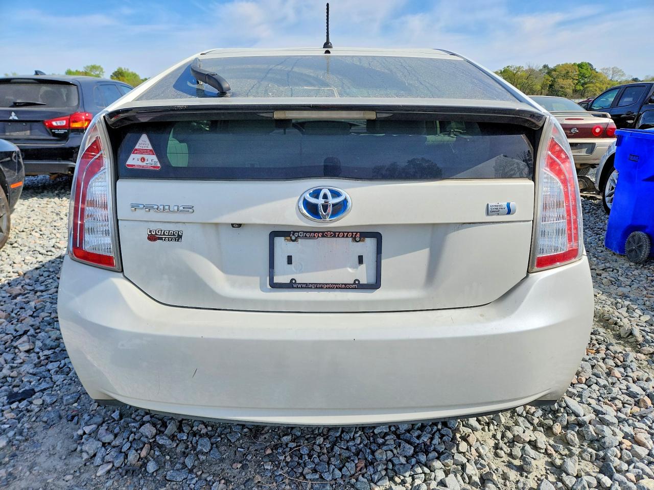 2015 TOYOTA PRIUS TWO photo 16