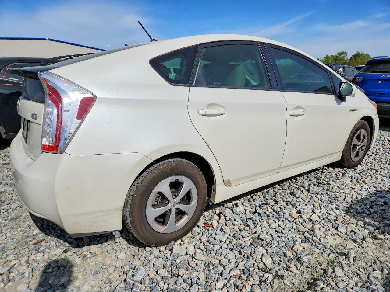 2015 TOYOTA PRIUS TWO photo 7
