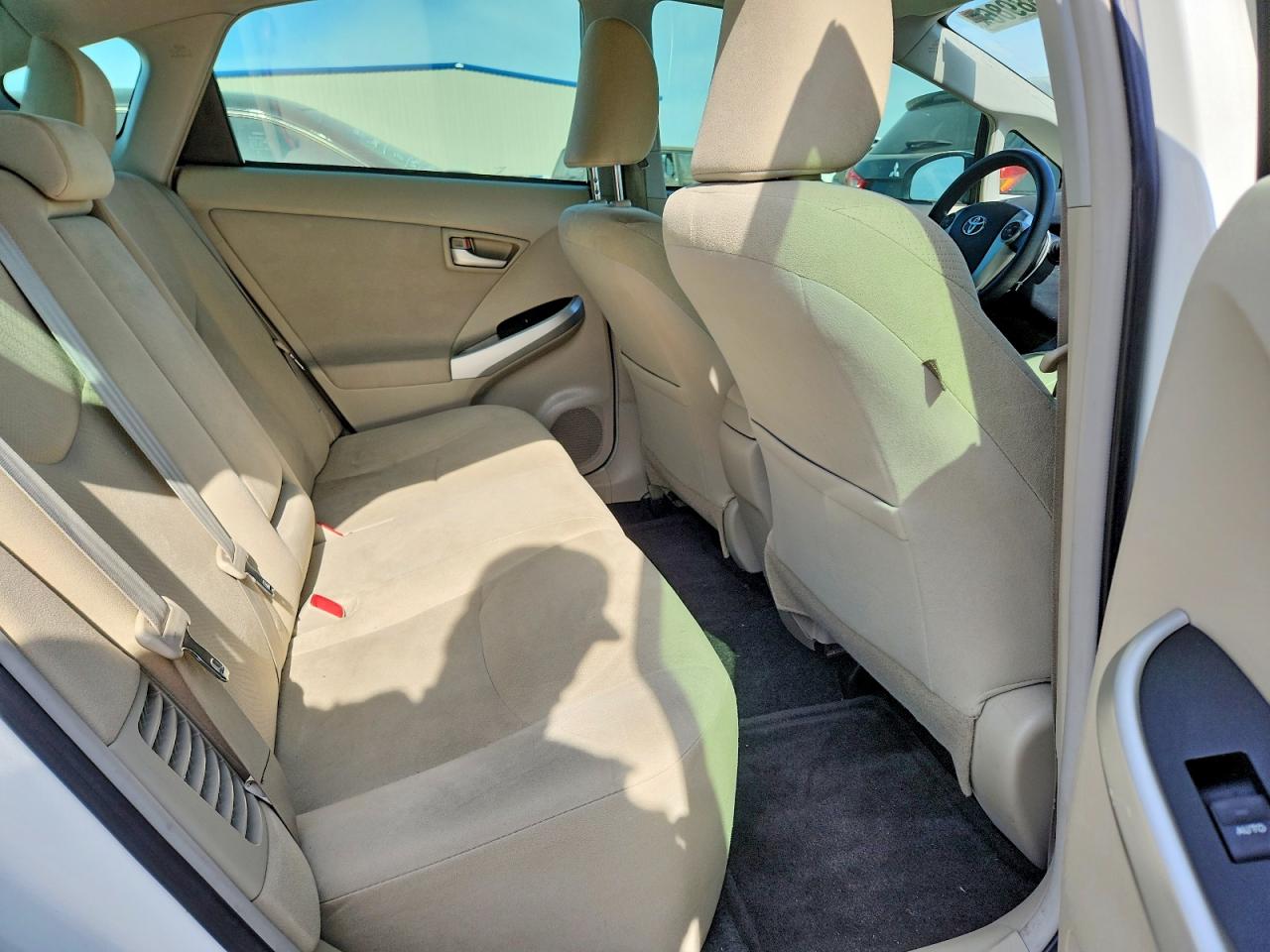 2015 TOYOTA PRIUS TWO photo 28