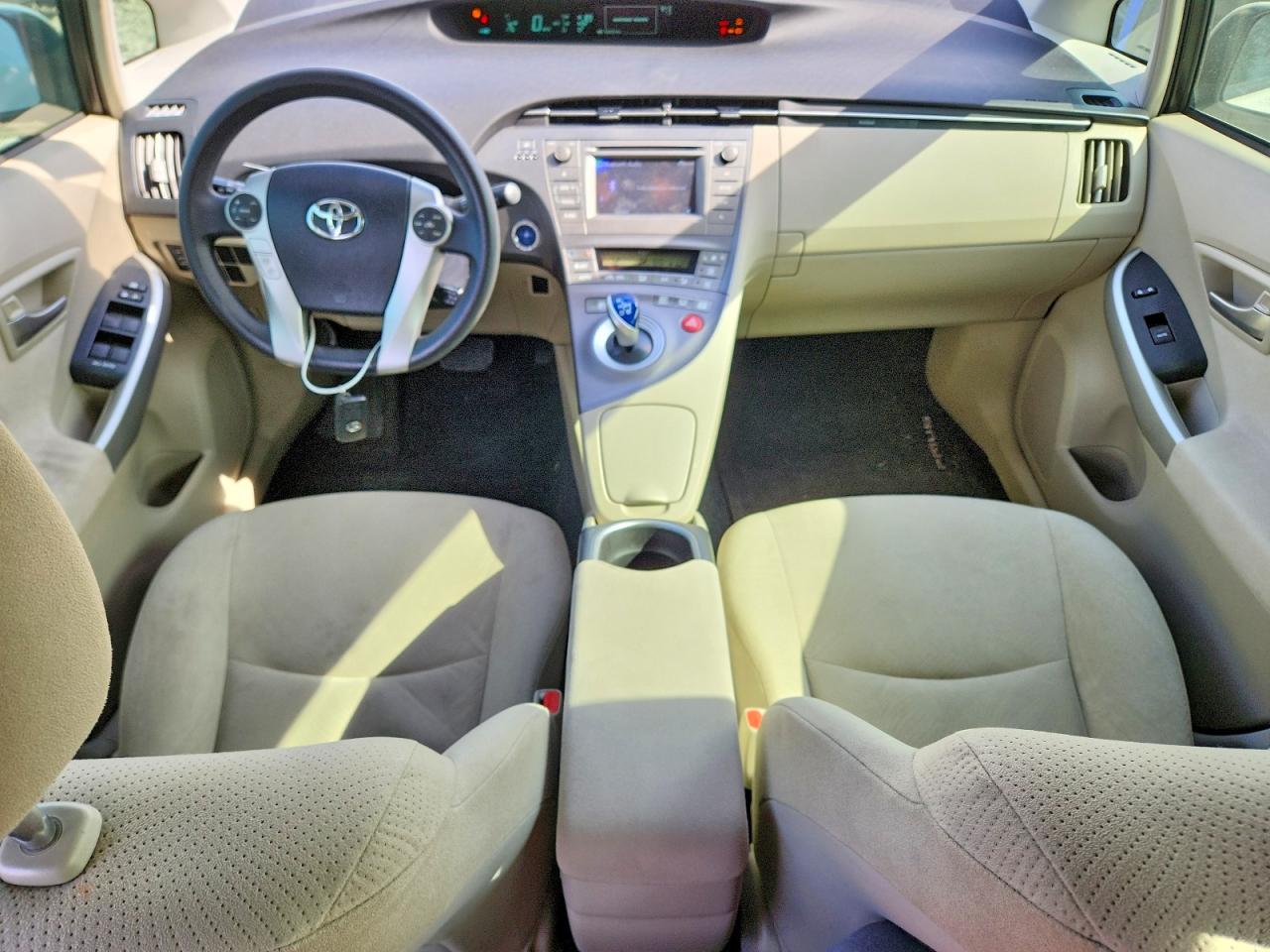 2015 TOYOTA PRIUS TWO photo 22
