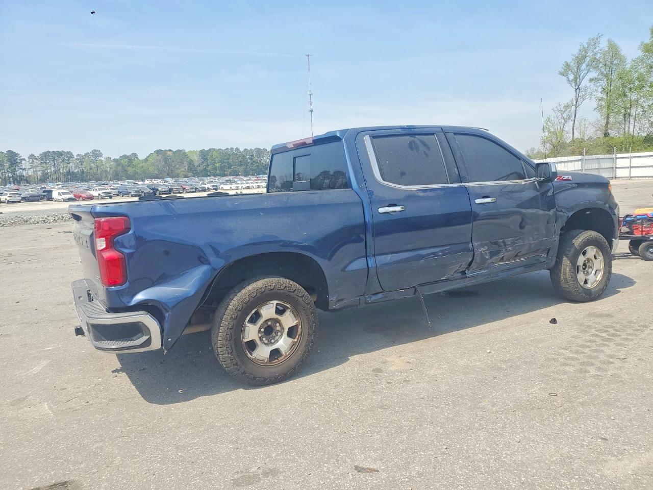 2023 CHEVROLET SILVERADO K1500 LTZ photo 3