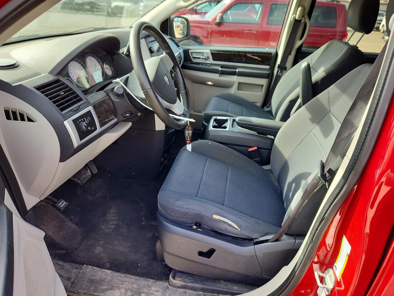 2010 DODGE GRAND CARAVAN SXT photo 13